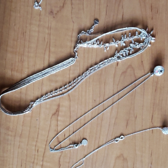 Lot of 4 Necklaces 1 set of earings - Picture 2 of 7